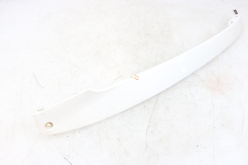 photo de TAPA BAJO EL ASIENTO DERECHO. KYMCO LIKE 125 (2009 - 2016) - Marcados y referencias originales