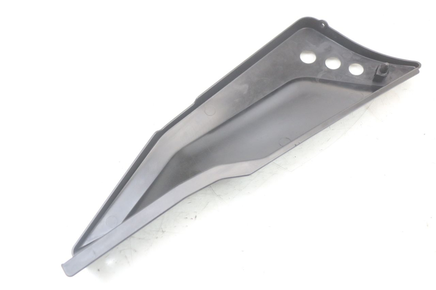 photo de TAPA BAJO ASIENTO DERECHO MASAI SCRAMBLER SPORT 125 (2021 - 2025) - Detalles de los puntos de fijación