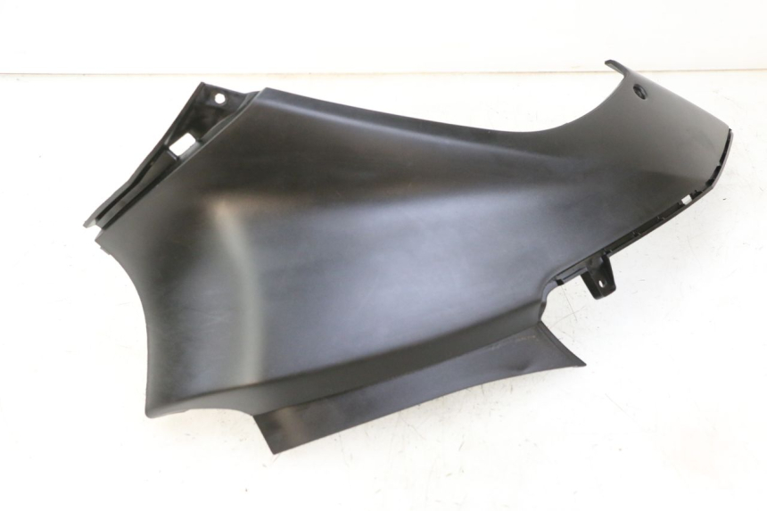 photo de TAPA BAJO ASIENTO DERECHO MBK OVETTO ONE 2T 50 (2013 - 2017) - Detalle de la pieza