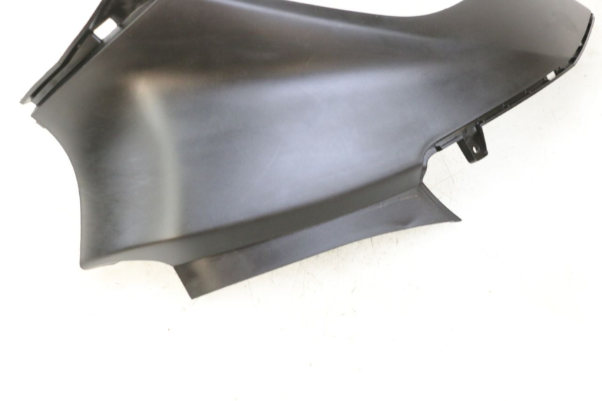 photo de TAPA BAJO ASIENTO DERECHO MBK OVETTO ONE 2T 50 (2013 - 2017) - Zoom estado de uso