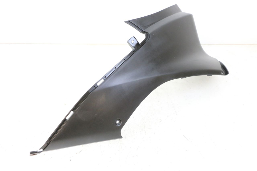 photo de TAPA BAJO ASIENTO DERECHO MBK OVETTO ONE 2T 50 (2013 - 2017) - Detalles de los puntos de fijación