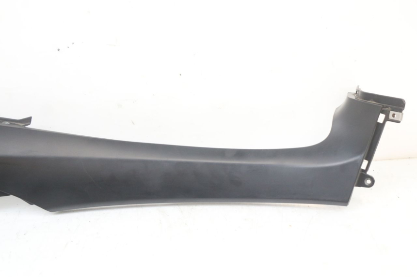 photo de TAPA BAJO ASIENTO DERECHO PIAGGIO MP3 HPE 350 (2018 - 2020) - Zoom estado de uso