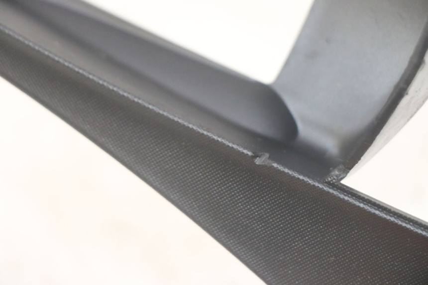 photo de TAPA BAJO ASIENTO DERECHO PIAGGIO MP3 HPE 300 (2019 - 2026) - Detalle de la pieza