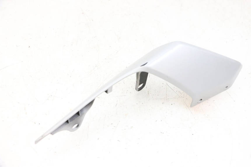 photo de TAPA BAJO ASIENTO DERECHO YAMAHA MT-07 MT07 ABS 700 (2018 - 2020) - Primer plano técnico