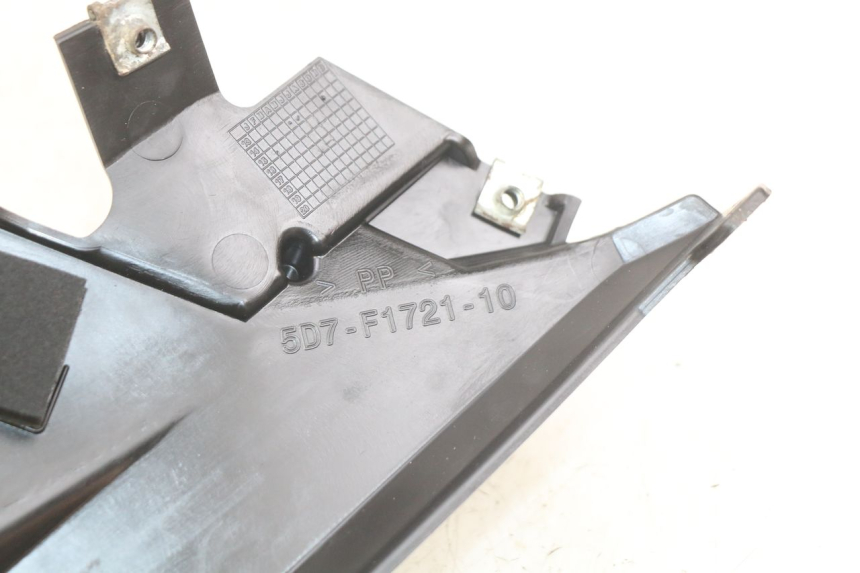 photo de TAPA BAJO EL ASIENTO DERECHO. YAMAHA MT ABS 125 (2014 - 2018) - Detalle de la pieza