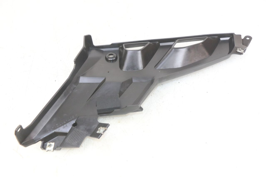 photo de TAPA BAJO EL ASIENTO DERECHO. YAMAHA MT ABS 125 (2014 - 2018) - Otra perspectiva