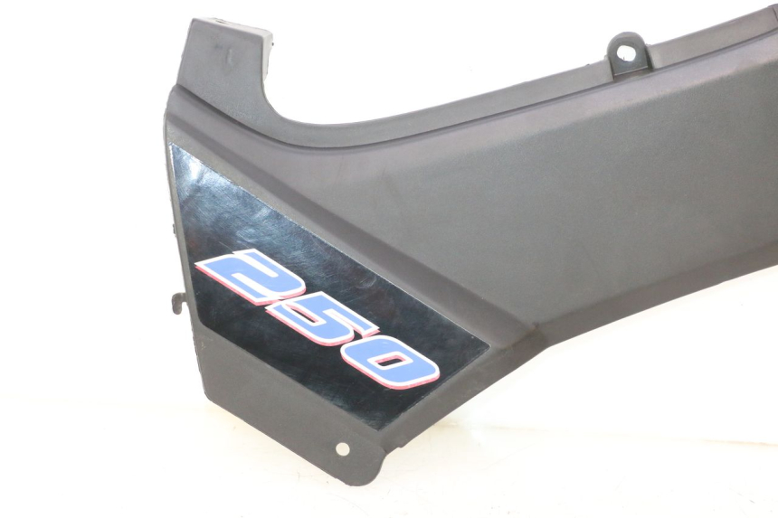 photo de TAPA BAJO ASIENTO DERECHO KYMCO MXU R 250 (2004 - 2010) - Otra vista del artículo