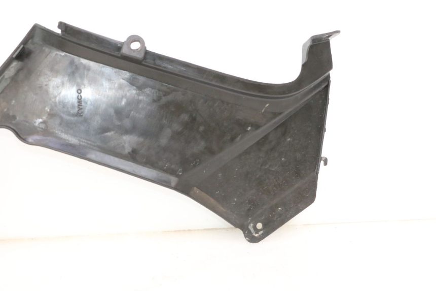 photo de TAPA BAJO ASIENTO DERECHO KYMCO MXU R 250 (2004 - 2010) - Primer plano técnico