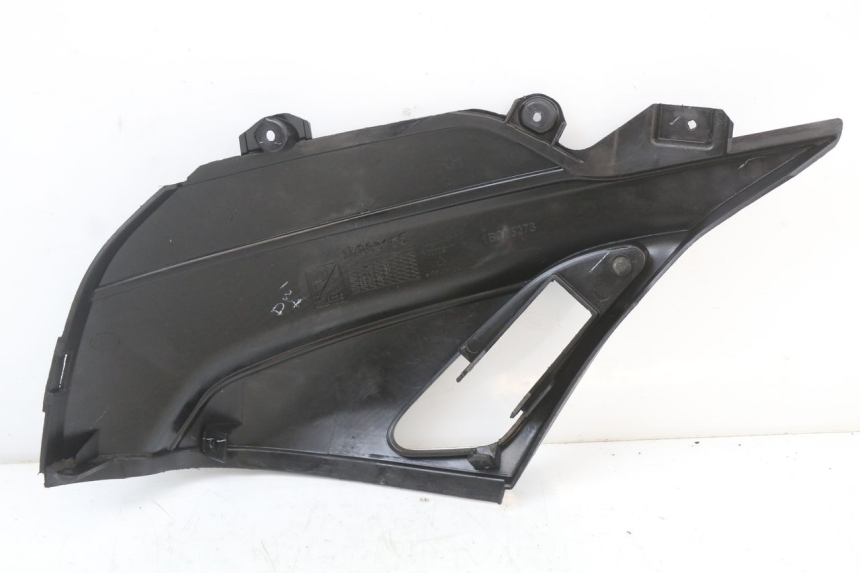 photo de TAPA BAJO EL ASIENTO DERECHO PIAGGIO NEW TYPHOON 50 (2018 - 2021) - Zoom estado de uso