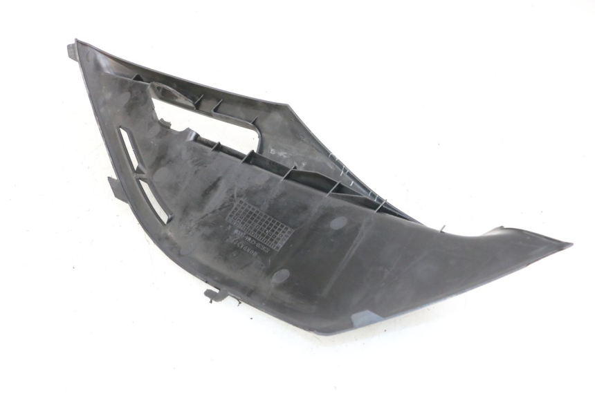 photo de TAPA BAJO ASIENTO DERECHO HONDA NHX LEAD 110 (2008 - 2010) - Detalle de la pieza