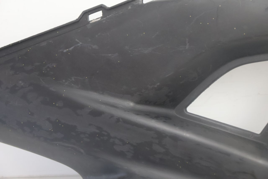 photo de TAPA BAJO ASIENTO DERECHO MBK NITRO 50 (2004 - 2008) - Zoom estado de uso