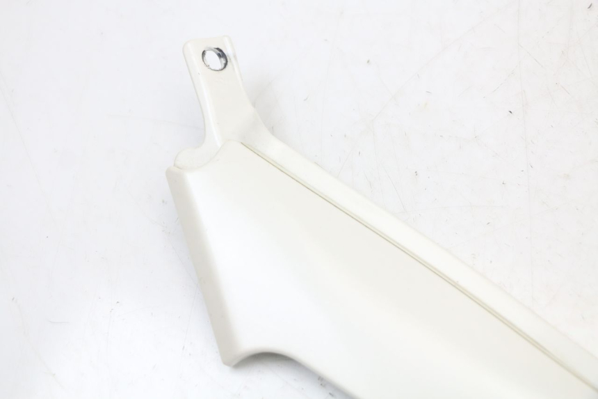 photo de TAPA BAJO ASIENTO DERECHO MOTO GUZZI NORGE 8V GT 1200 (2011 - 2016) - Detalle de la pieza