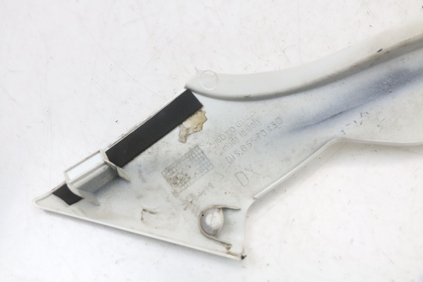 photo de TAPA BAJO ASIENTO DERECHO MOTO GUZZI NORGE 8V GT 1200 (2011 - 2016) - Vista general del producto