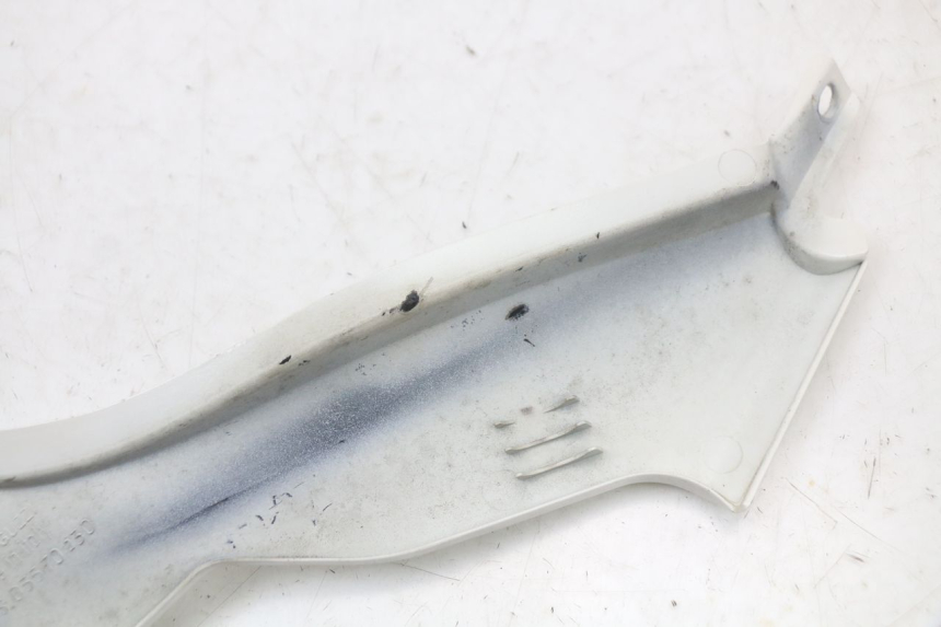 photo de TAPA BAJO ASIENTO DERECHO MOTO GUZZI NORGE 8V GT 1200 (2011 - 2016) - Estado de la superficie y material