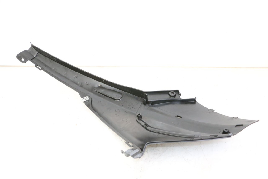 photo de TAPA BAJO ASIENTO DERECHO PIAGGIO NRG POWER PUREJET 50 (2018 - 2021) - Zoom estado de uso