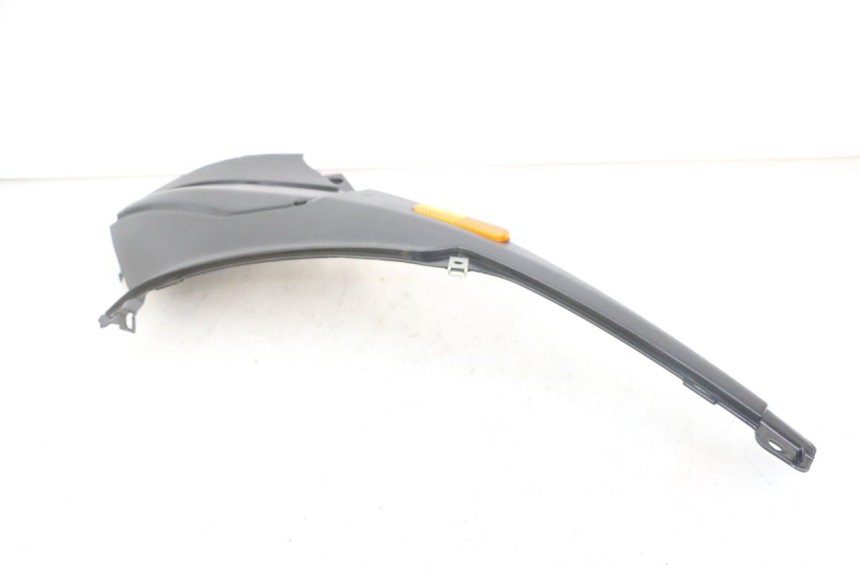 photo de TAPA BAJO ASIENTO DERECHO PIAGGIO NRG POWER PUREJET 50 (2018 - 2021) - Detalles de los puntos de fijación