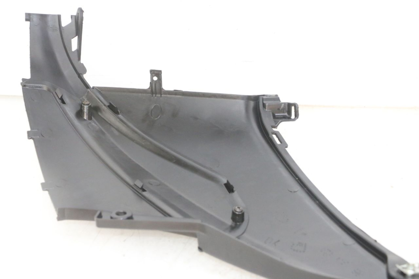 photo de TAPA BAJO ASIENTO DERECHO PIAGGIO NRG POWER PUREJET 50 (2018 - 2021) - Zoom estado de uso