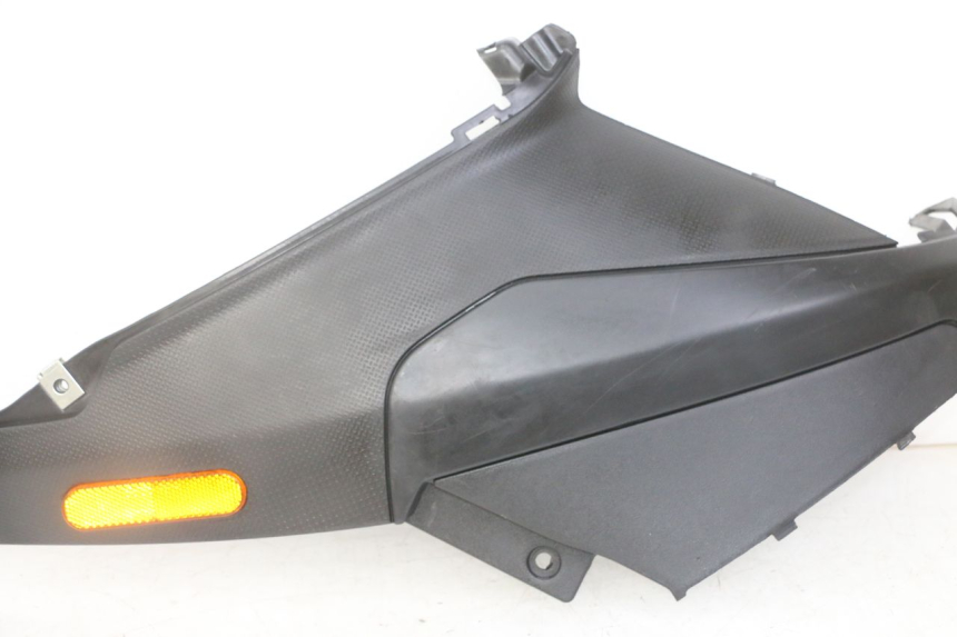 photo de TAPA BAJO ASIENTO DERECHO PIAGGIO NRG POWER PUREJET 50 (2018 - 2021) - Marcados y referencias originales