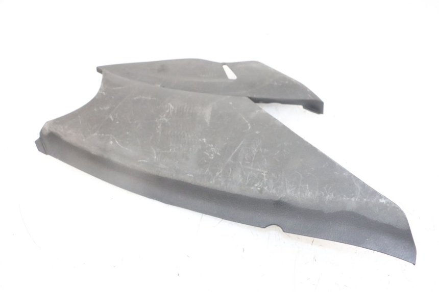 photo de TAPA BAJO ASIENTO DERECHO HONDA NTV DEAUVILLE ABS 700 (2007 - 2016) - Otra perspectiva