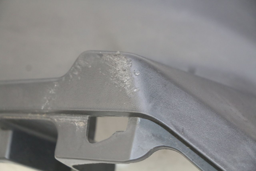 photo de TAPA BAJO ASIENTO DERECHO SYM ORBIT III 3 4T 50 (2021 - 2025) - Vista general del producto