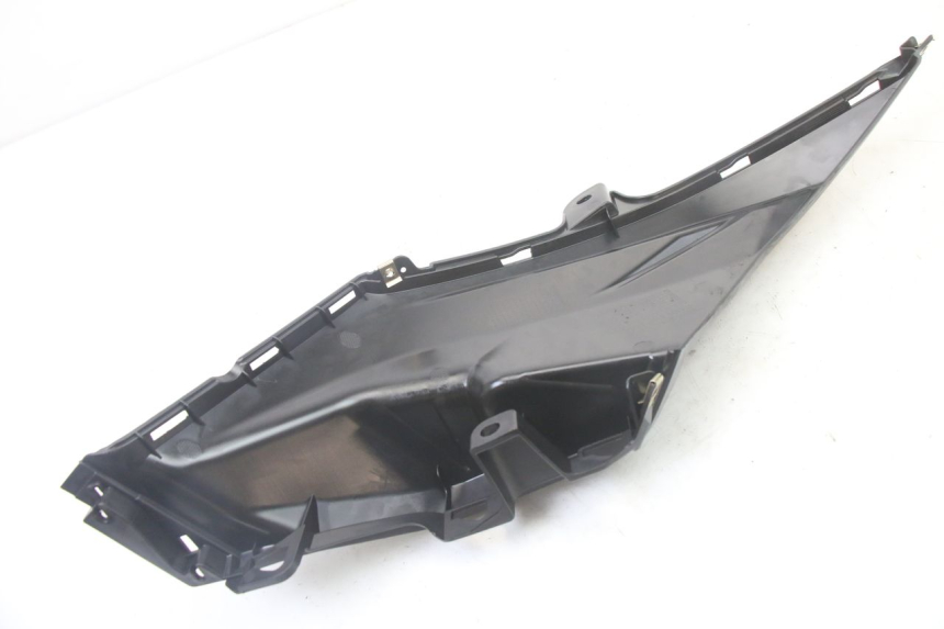 photo de TAPA BAJO ASIENTO DERECHO SYM ORBIT III 3 4T 50 (2021 - 2025) - Zoom estado de uso