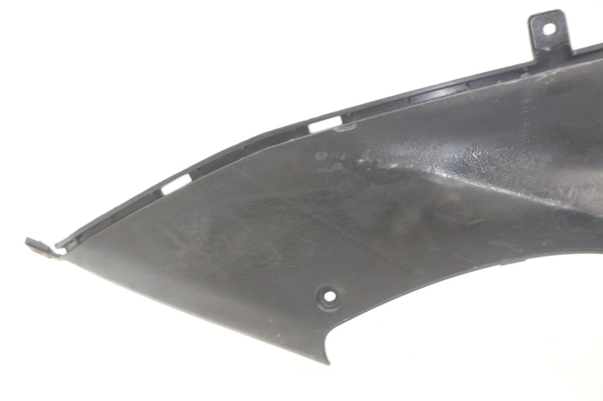 photo de TAPA BAJO EL ASIENTO DERECHO MBK OVETTO 2T 50 (2007 - 2017) - Detalles de los puntos de fijación