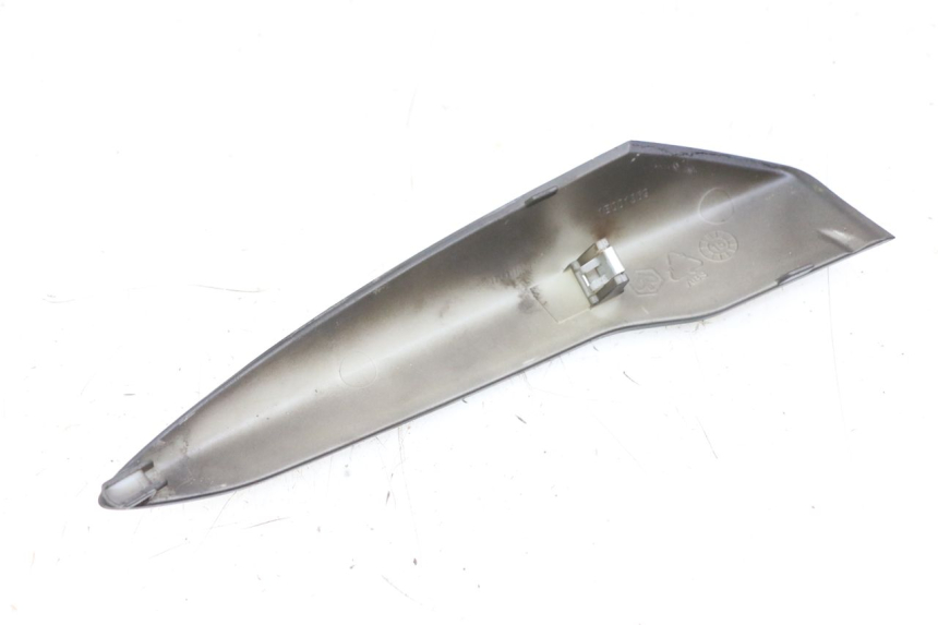 photo de TAPA BAJO ASIENTO DERECHO PIAGGIO LIBERTY IGET 4T 50 (2021 - 2025) - Zoom estado de uso