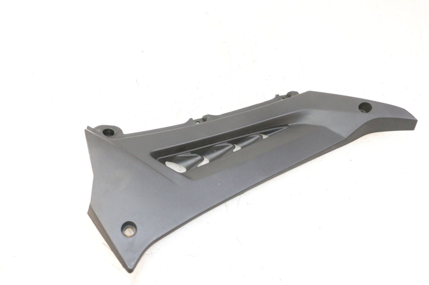 photo de TAPA BAJO ASIENTO DERECHO MAG POWER R-STREET 50 (2016 - 2025) - Detalle de la pieza