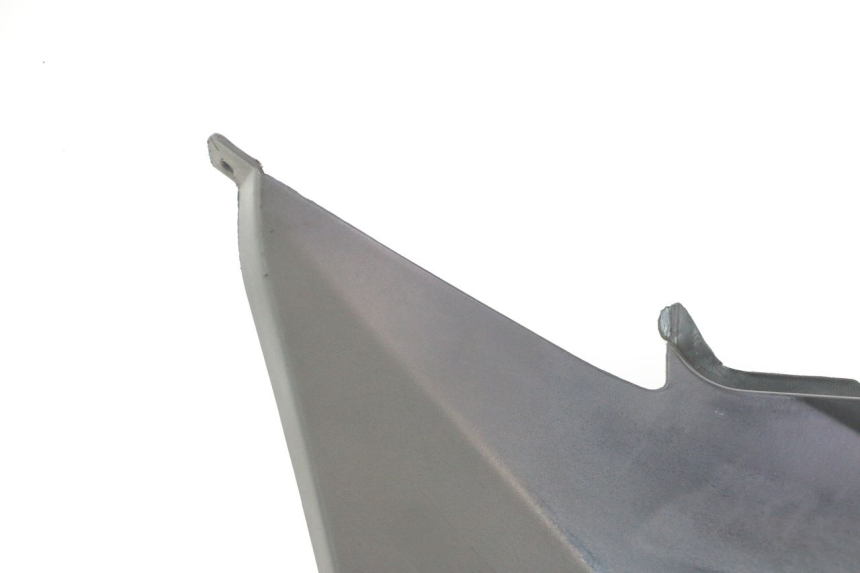 photo de TAPA BAJO ASIENTO DERECHO YAMASAKI ROADSTER 50 (2013 - 2018) - Estado de la superficie y material