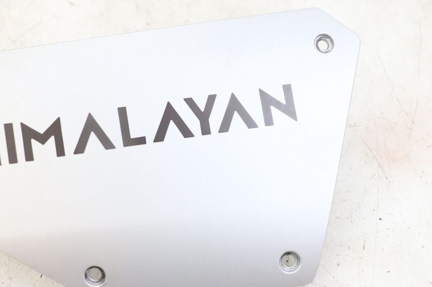 photo de TAPA BAJO ASIENTO DERECHO ROYAL ENFIELD HYMALAYAN 410 (2016 - 2023) - Otra perspectiva