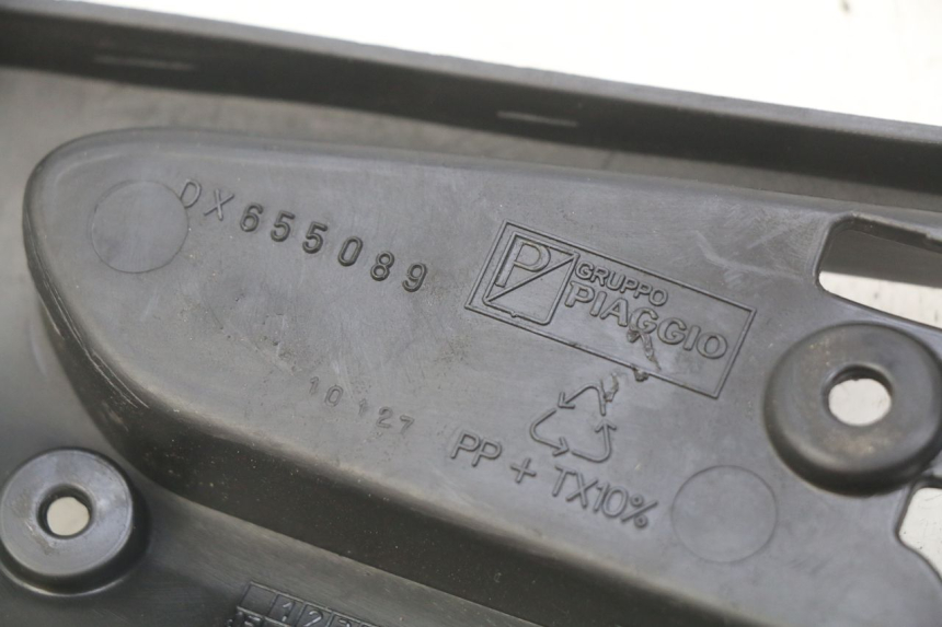 photo de TAPA BAJO EL ASIENTO DERECHO. GILERA RUNNER SP 50 (2009 - 2017) - Detalle de la pieza