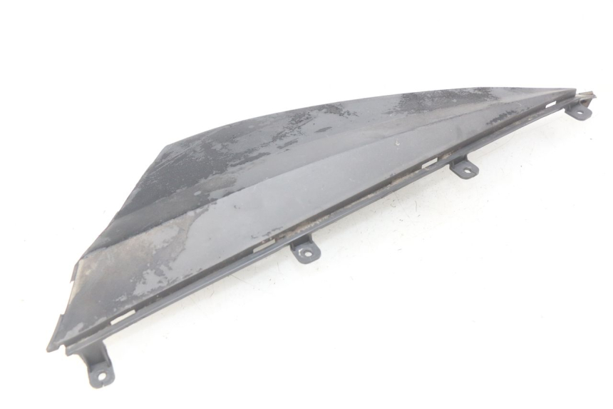 photo de TAPA BAJO EL ASIENTO DERECHO. KEEWAY RY6 2T 50 (2011 - 2019) - Primer plano técnico