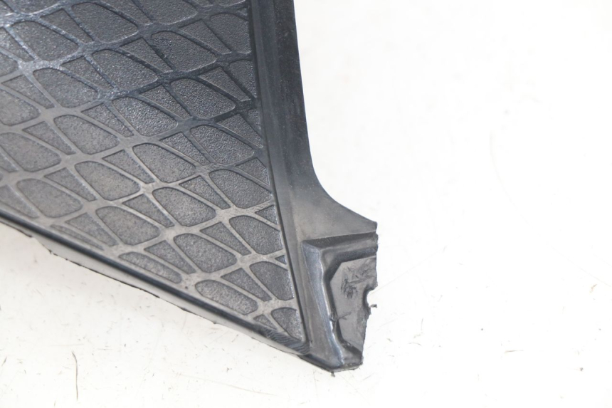 photo de TAPA BAJO ASIENTO DERECHO BMW S RR ABS S1000RR 1000 (2009 - 2011) - Detalle de la pieza
