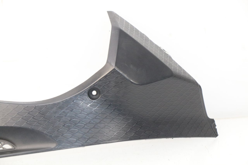 photo de TAPA BAJO ASIENTO DERECHO BMW S RR ABS S1000RR 1000 (2009 - 2011) - Estado de la superficie y material