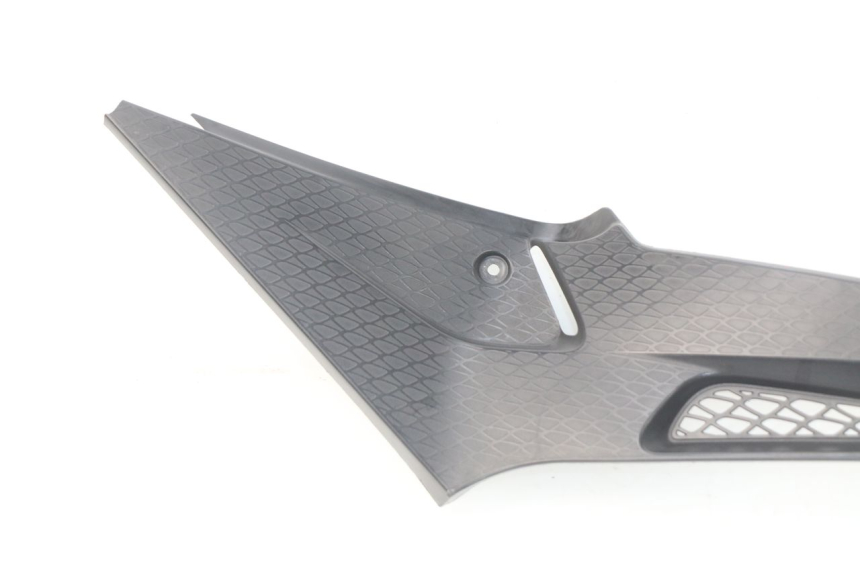 photo de TAPA BAJO ASIENTO DERECHO BMW S RR ABS S1000RR 1000 (2009 - 2011) - Marcados y referencias originales