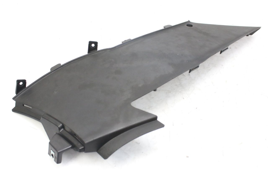 photo de TAPA BAJO EL ASIENTO DERECHO DAELIM S2 FI 125 (2008 - 2017) - Detalles de los puntos de fijación