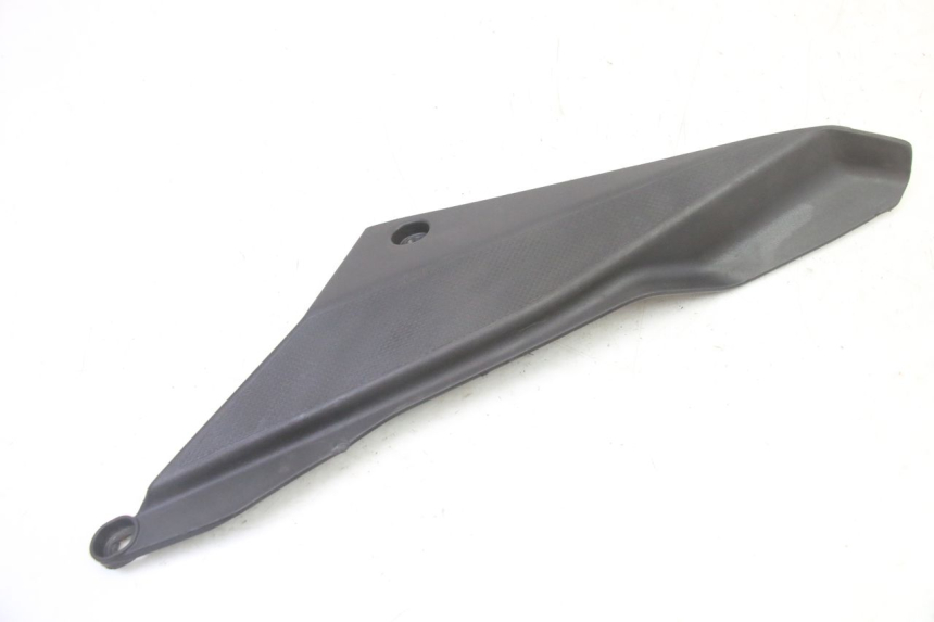 photo de TAPA BAJO ASIENTO DERECHO GILERA SMT SUPERMOTARD 50 (2009 - 2017) - Otra perspectiva