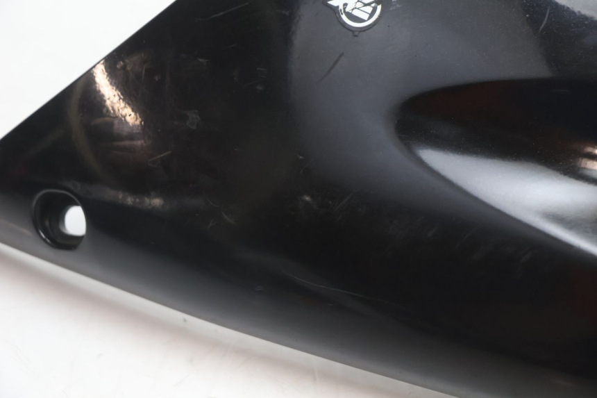 photo de TAPA BAJO ASIENTO DERECHO PEUGEOT SPEEDFIGHT 2 AC 50 (2000 - 2009) - Detalle de la pieza