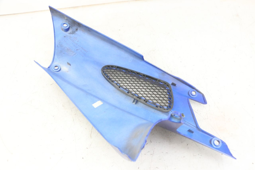 photo de TAPA BAJO ASIENTO DERECHO PEUGEOT SPEEDFIGHT 2 LC 50 (2000 - 2009) - Detalle de la pieza