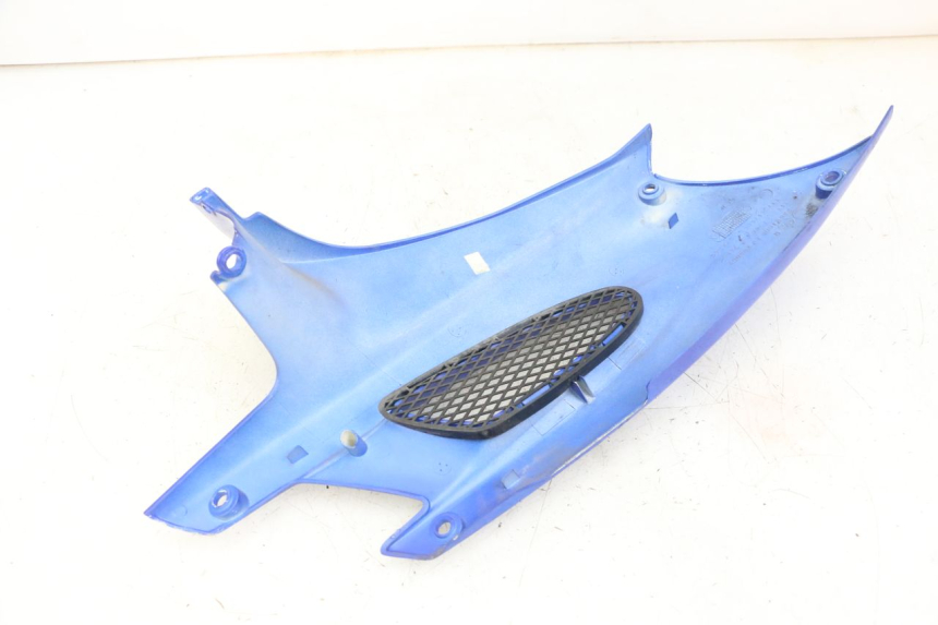 photo de TAPA BAJO ASIENTO DERECHO PEUGEOT SPEEDFIGHT 2 LC 50 (2000 - 2009) - Primer plano técnico