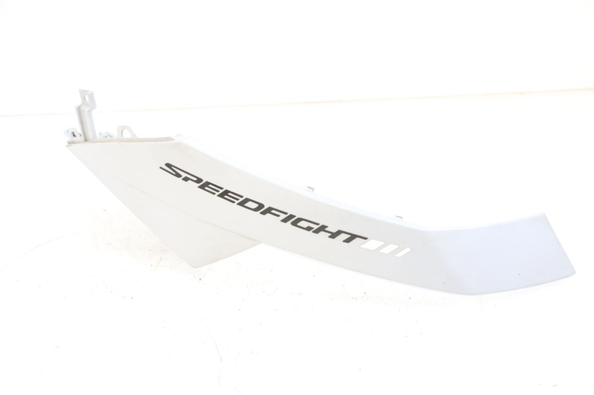 photo de TAPA BAJO ASIENTO DERECHO PEUGEOT SPEEDFIGHT 4 4T EFI 50 (2021 - 2025) - Vista principal