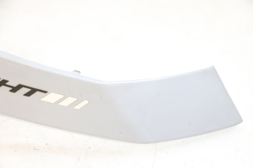 photo de TAPA BAJO ASIENTO DERECHO PEUGEOT SPEEDFIGHT 4 4T EFI 50 (2021 - 2025) - Marcados y referencias originales