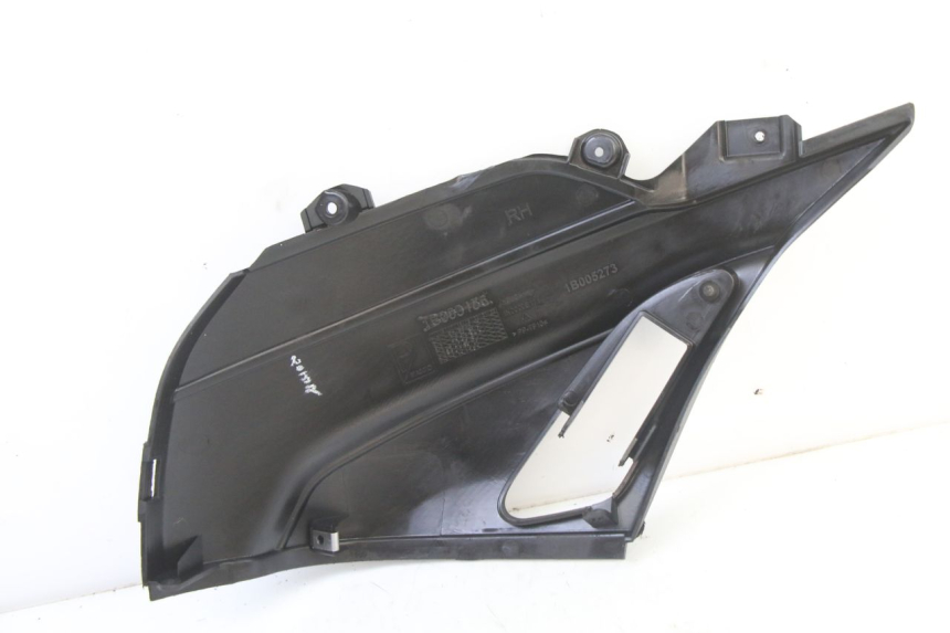 photo de TAPA BAJO ASIENTO DERECHO APRILIA SR 2T 50 (2018 - 2022) - Zoom estado de uso