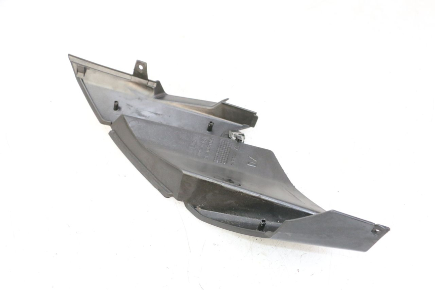 photo de TAPA BAJO ASIENTO DERECHO APRILIA SR R 2T LC 50 (2018 - 2021) - Detalle de la pieza