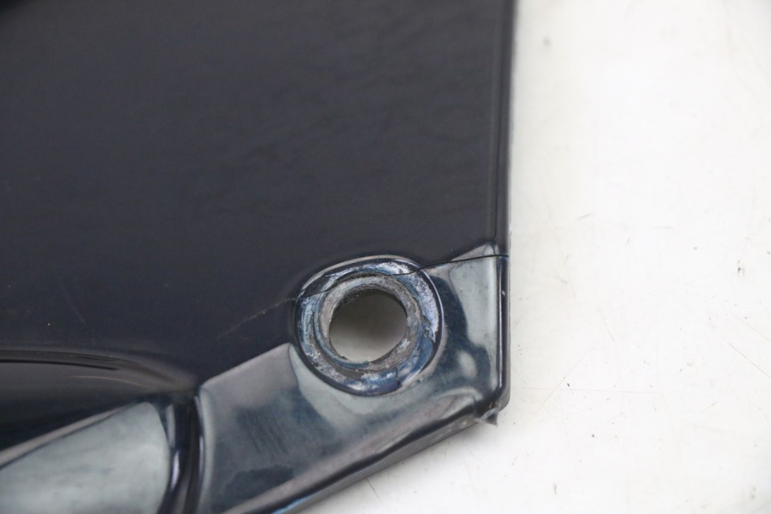 photo de TAPA BAJO ASIENTO DERECHO HONDA ST PAN EUROPEAN 1300 (2002 - 2013) - Detalle de la pieza