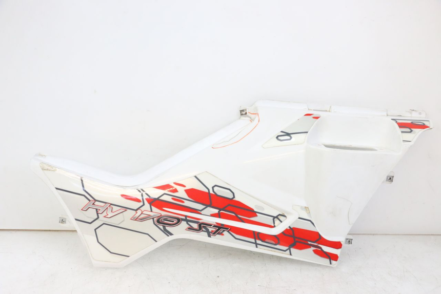 photo de TAPA DEBAJO DEL ASIENTO DERECHO HYTRACK ST 170 (2020 - 2024) - Vista principal