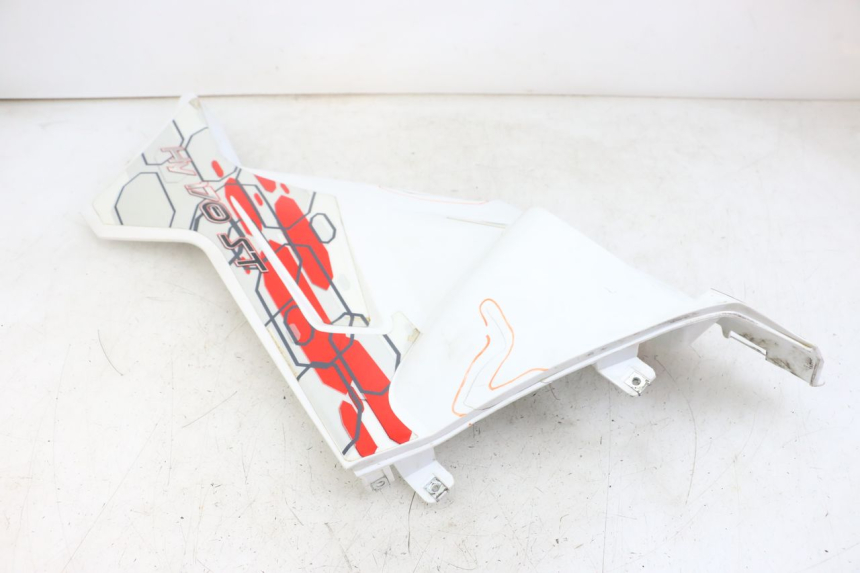 photo de TAPA DEBAJO DEL ASIENTO DERECHO HYTRACK ST 170 (2020 - 2024) - Vista general del producto