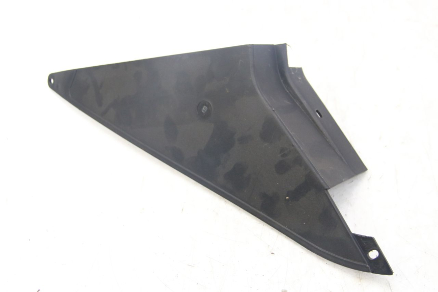 photo de TAPA DEBAJO DEL ASIENTO DERECHO JAWA STELLA BABETTA 134 50 - Detalle de la pieza