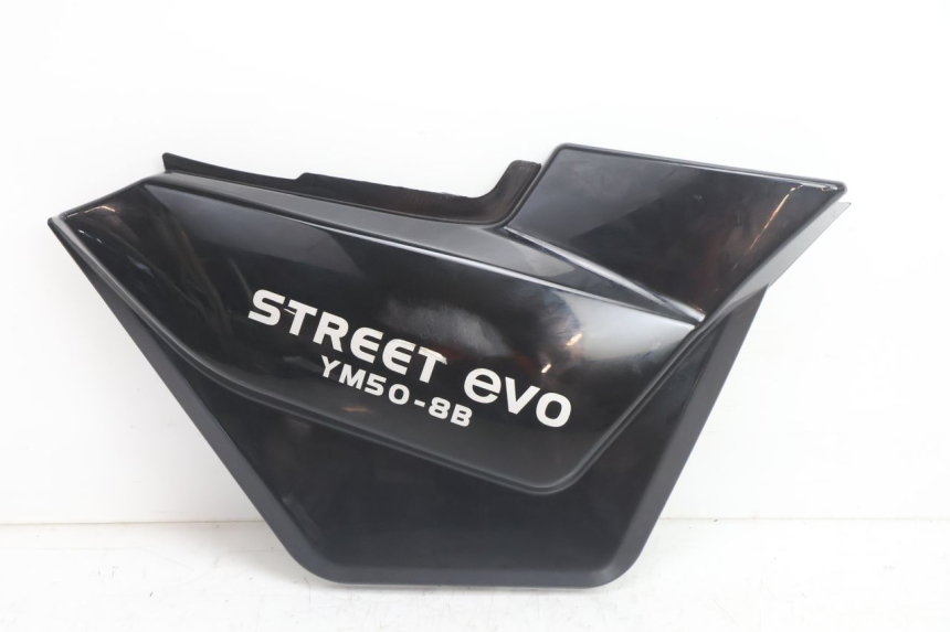photo de TAPA BAJO ASIENTO DERECHO YAMASAKI STREET 50 (2013 - 2018) - Vista principal