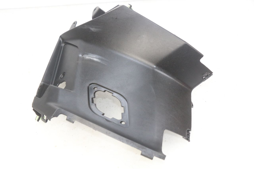 photo de TAPA BAJO EL ASIENTO DERECHO PEUGEOT STREETZONE 4T 50 (2018 - 2023) - Otra perspectiva